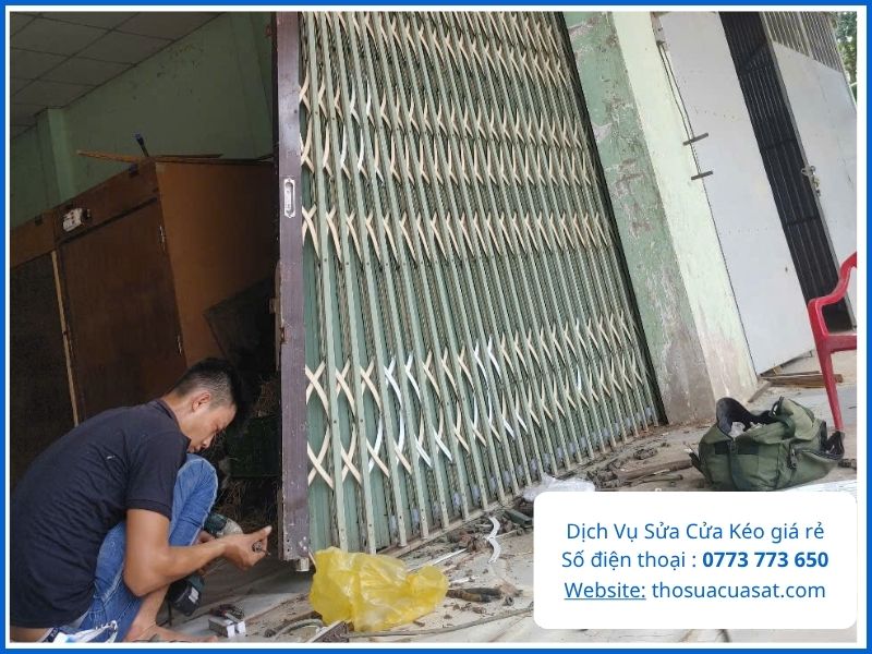 Liên Hệ Dịch Vụ Sửa Cửa Kéo Ngay Hôm Nay