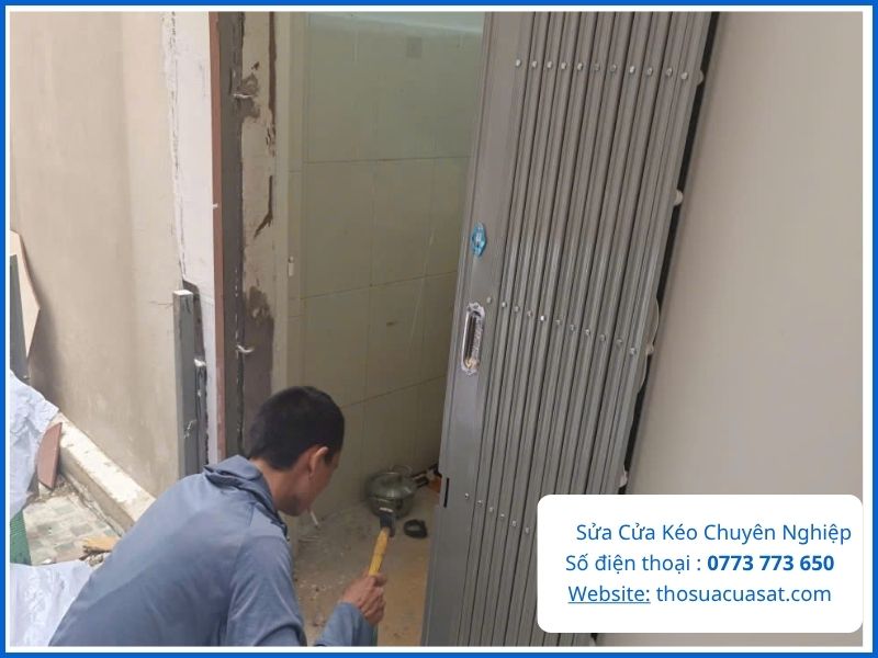 Quy Trình Sửa Cửa Kéo Chuyên Nghiệp