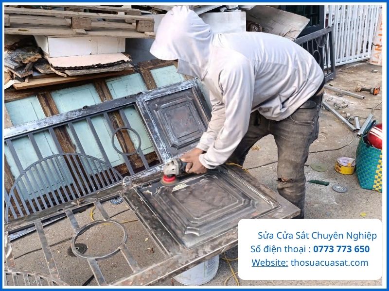 Quy Trình Sửa Cửa Sắt Chuyên Nghiệp