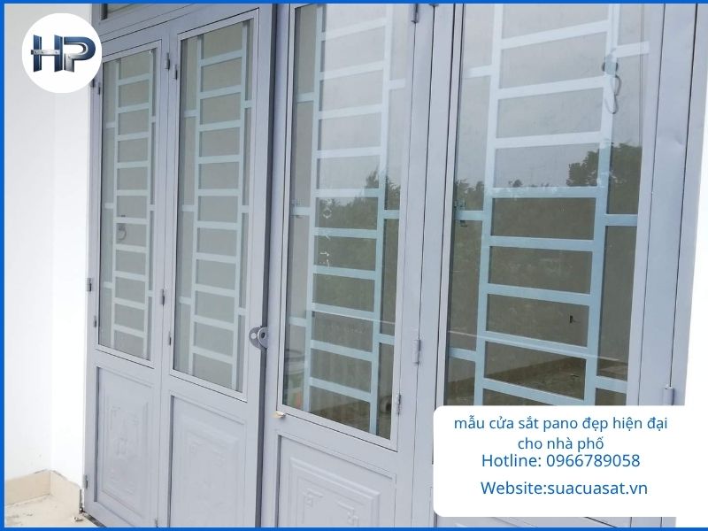 Bàn giao công trình mẫu cửa sắt pano đẹp hiện đại tông xám trang nhã.
